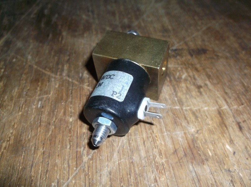 HP 5890A Gas Chromatograph Series II 19251-60560 Solenoid Valve 24VDC