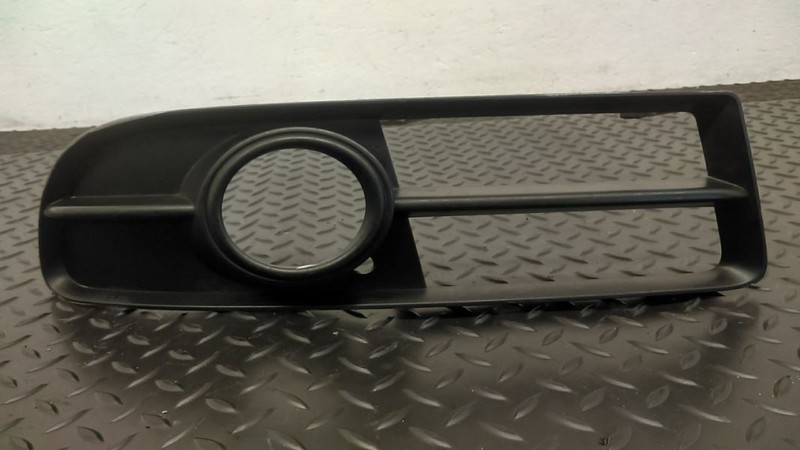 06-08 Audi A4 Right Passenger Fog Light Trim Bezel OEM 8E0807682F