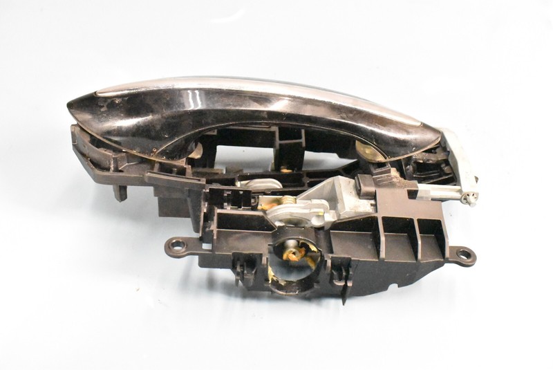 12-18 BMW F12 650i 640i M6 Right Passenger Side Exterior Door Handle OEM