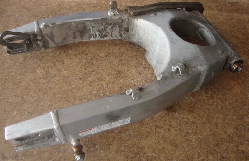 1998 2000 Suzuki GSX-R600 GSXR6 GSXR 600 Rear Swingarm Swivel Arm Pivot Swing A