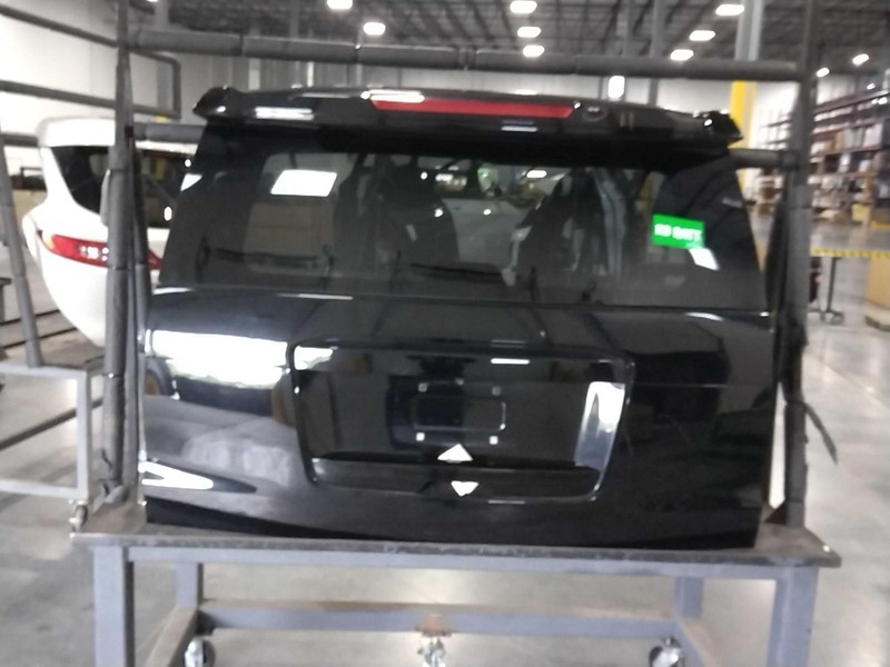 Used Deck Lid fits: 2019 Chevrolet Tahoe SLE w/o power lift Grade A