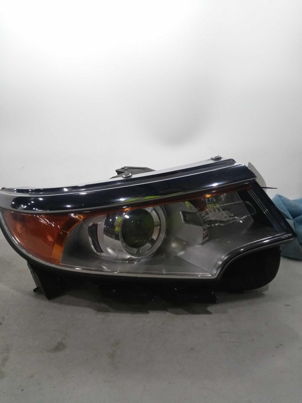 2013 Ford Edge Right Headlight Assembly Black 66330 Used 147K Miles