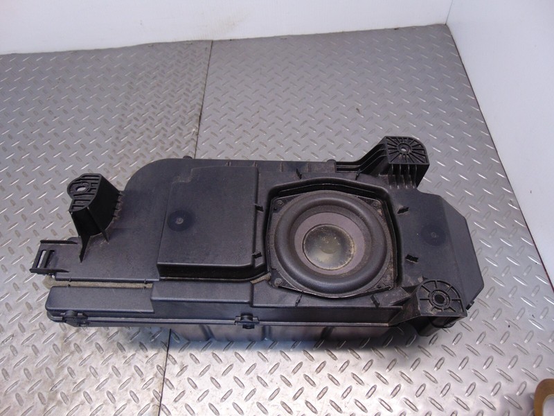2015 Chevy Tahoe Subwoofer Speaker