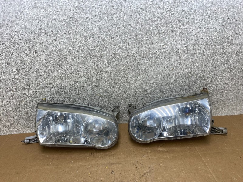 2001-2002 Toyota Corolla Left+Right Side Halogen Headlights OEM V4977 DW