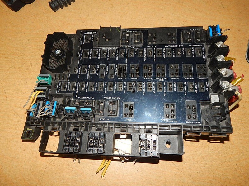 Freightliner A06-22961-000 Fuse Block Assembly *FREE SHIPPING*