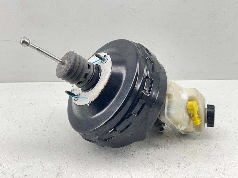 2016-19 Buick Cascada Power Brake Booster With Master Cylinder 39071131aa8c OEM