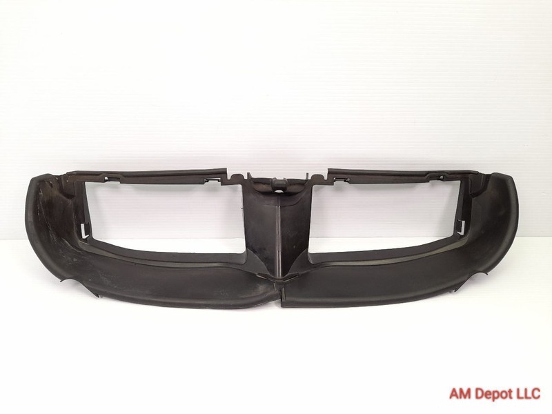 2007 BMW 335xi 335i 328i 328xi E90 Sedan Front Grille Air Duct Guidance 7134099