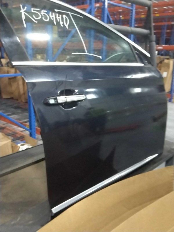 2013 Cadillac XTS Right Front Door Blue OEM Used 85000 Miles K55440