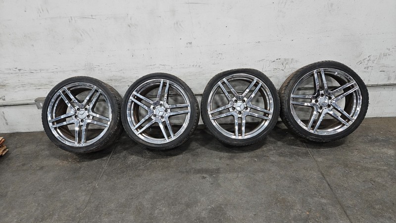 2011 Mercedes Benz AMG E 63 20" Wheel / Tire Set - * #6599 KK1
