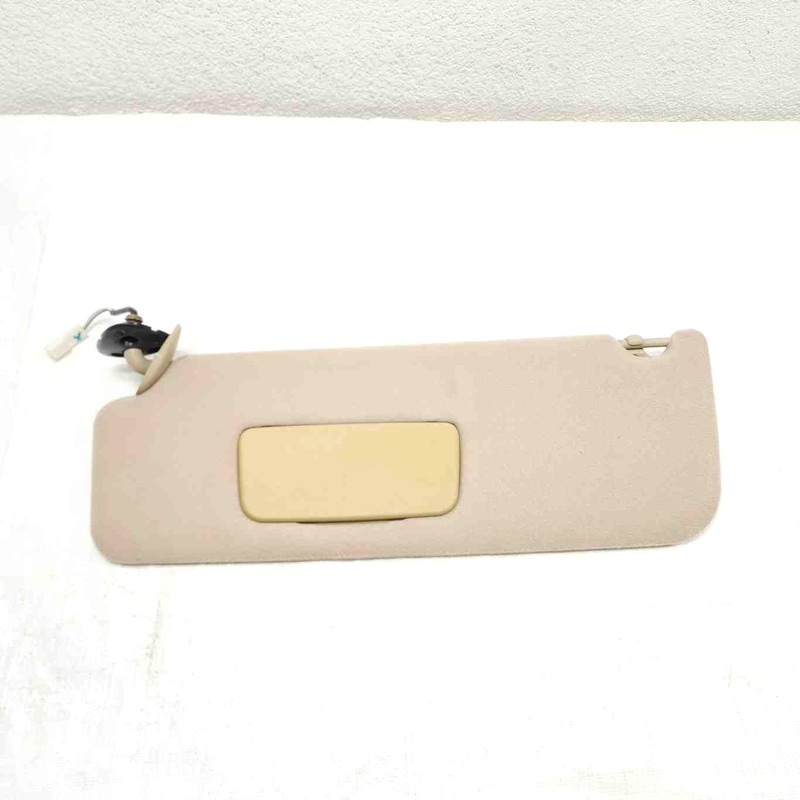 2005 Sienna LH Driver Side illumination Sun Visor Tang 7432008091A