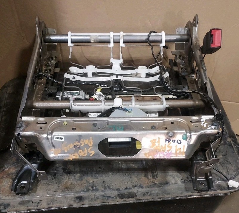 13-18 Hyundai Santa Fe Sport Front Right Passenger Side Seat Track Assem motor