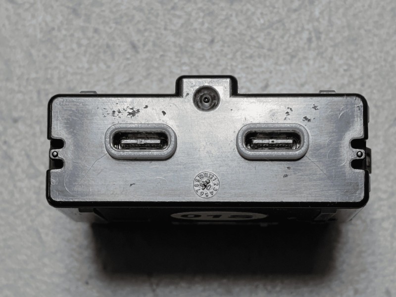 2021-2025 Volkswagen Atlas Center Console Twin Double USB Type C Port OEM