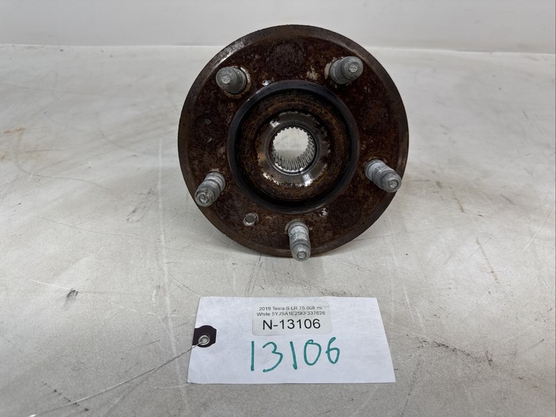 17-20 TESLA MODEL S REAR SUNSPENSION WHEEL BEARING HUB, OEM 13106 S14