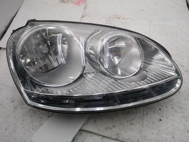 2009 Volkswagen Jetta Right Headlight Assembly Black Aftermarket 444289