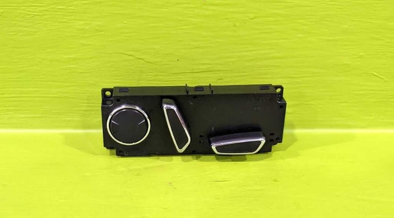 15 16 17 18 19 MKC PASSENGER RIGHT FRONT SEAT ADJUST SWITCH OEM 3809-26