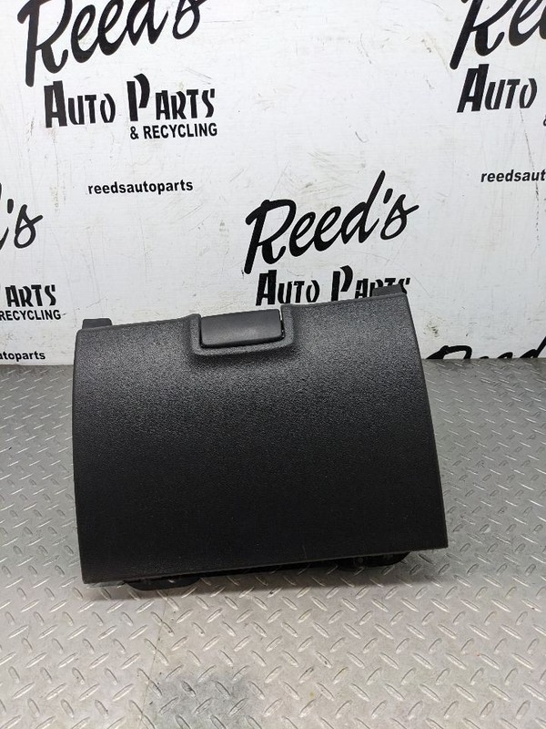 2014-2019 CHEVY SILVERADO 1500 DASHBOARD LOWER STORAGE COMPARTMENT BLACK 1172530