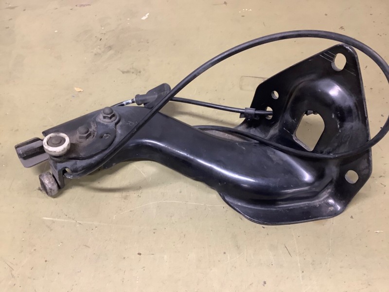 99-04 Odyssey Right Sliding door lower Roller assy with cable Used OEM