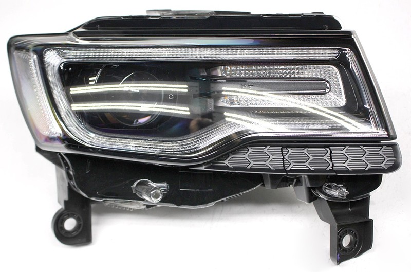 Non-US Market OEM Right Side HID Adaptive Headlamp For Jeep Grand Cherokee SRT