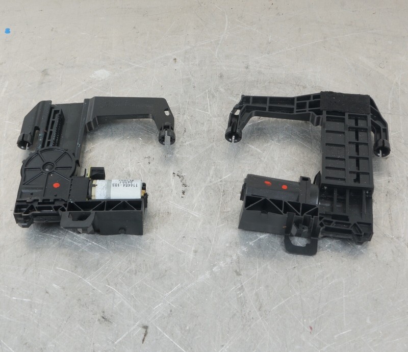 06-11 Mercede W221 S550 E550 Front Seat Headrest Head Rest Adjust Motor OEM x 2