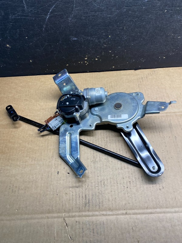 2011 to 2017 Honda Odyssey Rear Windshield Washer Wiper Motor AB3973 DG