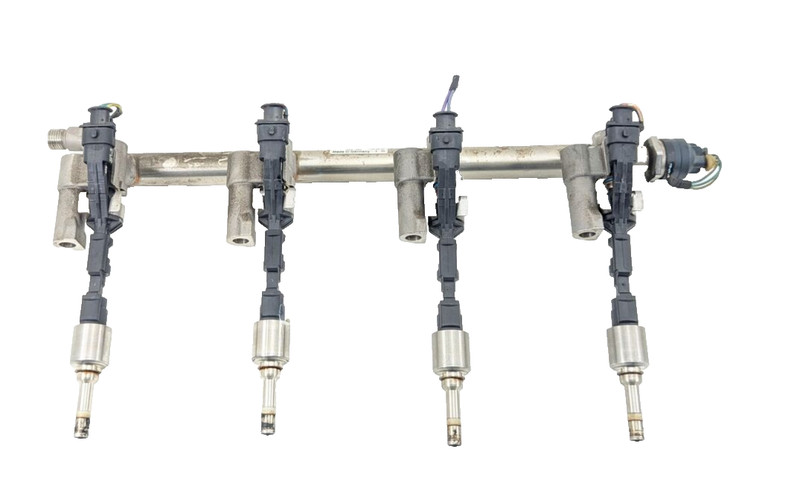 Range Rover Sport L320 HSE Fuel Injection Rail Line w/ Injectors Right Side OEM