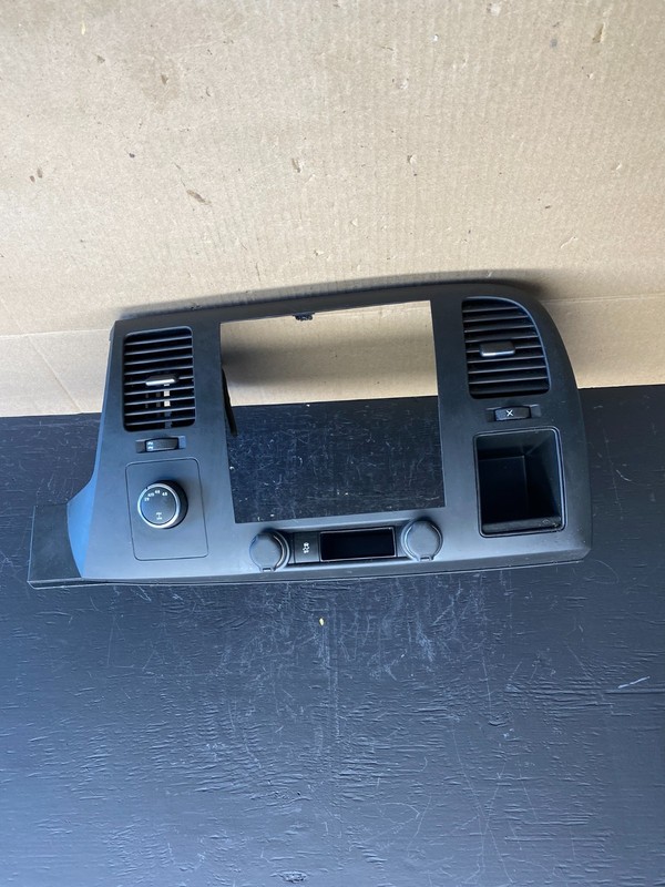 2007 to 2014SilveradoSierra Center Console Radio Bezel Air Vents AC6240 DG
