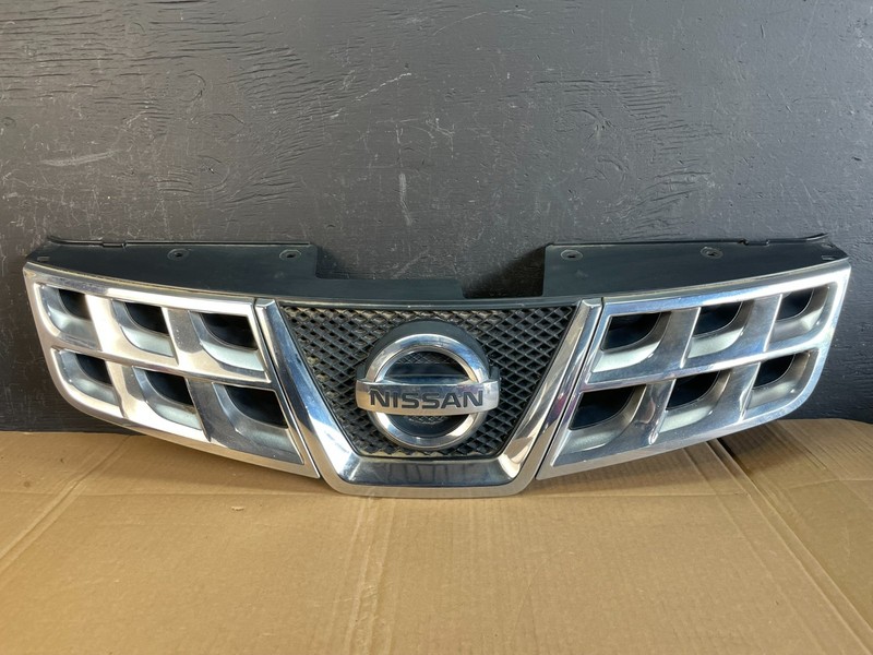 2011 to 2015 Nissan Rogue Front Upper Chrome Grill Grille Oem AC5290 DG