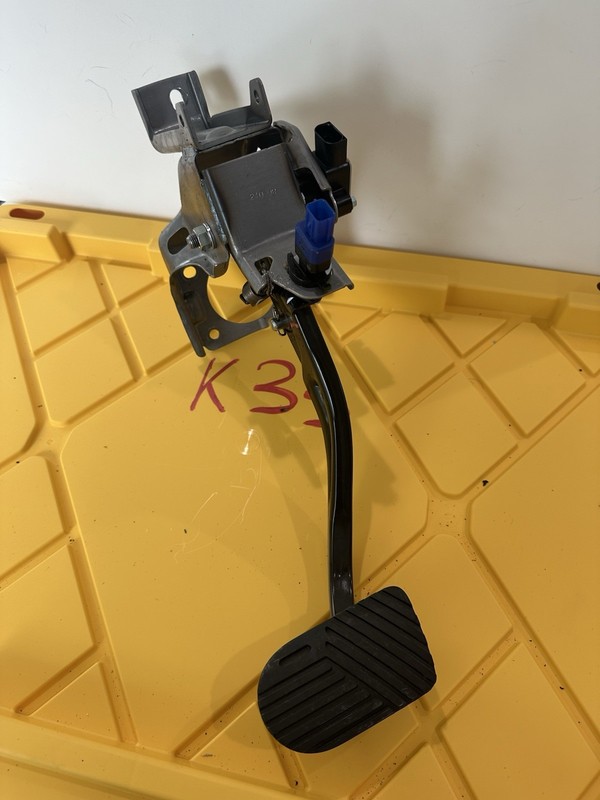 2022-2024 HYUNDAI IONIQ 5 BRAKE STOP PEDAL OEM