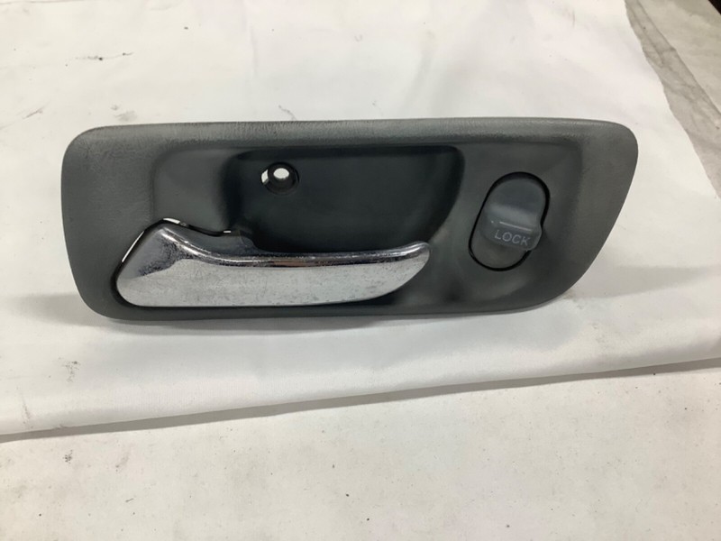 99-04 Odyssey Left DriverFront inside door handle Green used OEM