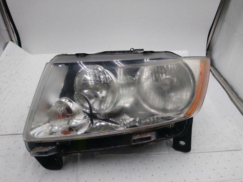 2011 Jeep Grand Cherokee Left Headlight Assembly Grey OEM 222994 123K Miles