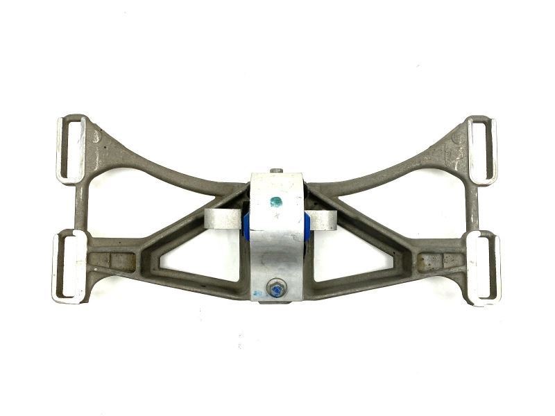Transmission Crossmember Mount Bracket Fits 2002-2008 Jaguar S Type 71783