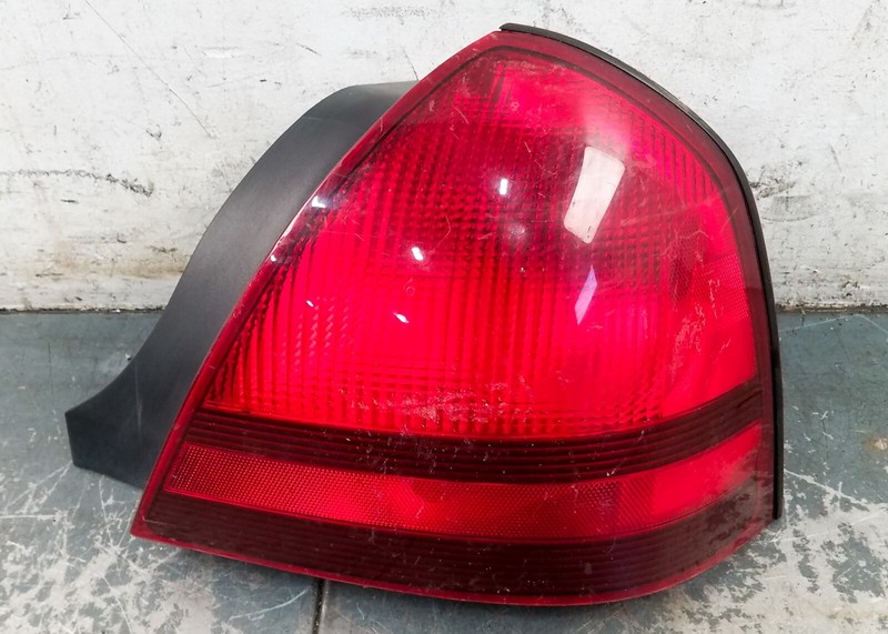 2006 Grand Marquis / Crown Vic Victoria Right Passenger Tail Light #53752 Y1