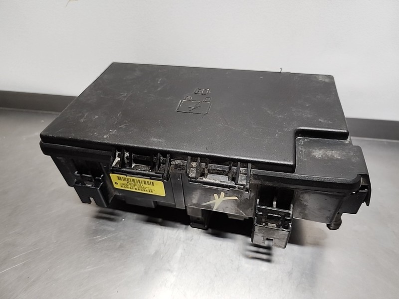 2015-2022 DODGE PICKUP 1500 Power Distribution Fuse Box OEM 68243257AB