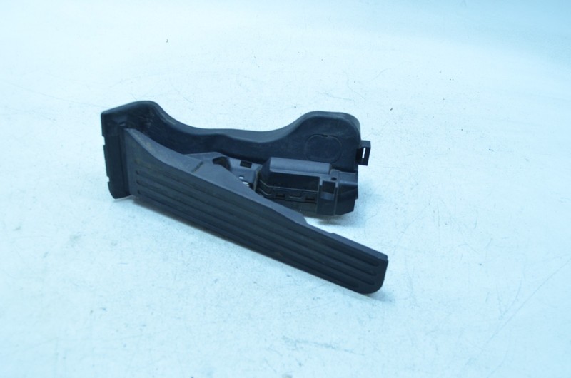 12-19 VOLKSWAGEN BEETLE GAS PEDAL ACCELERATOR OEM