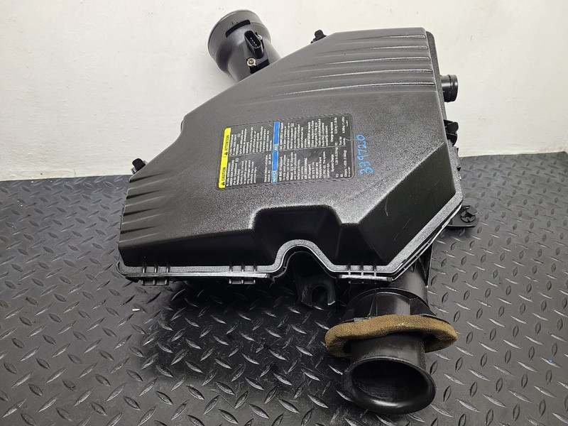 08-12 Chevrolet Colorado Air Cleaner Box OEM 8259401170