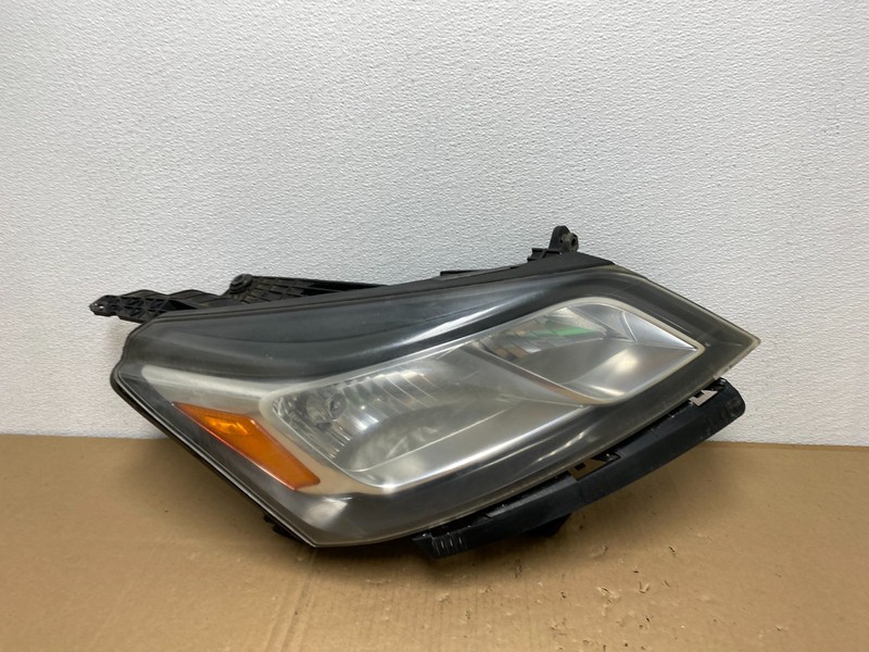 2013-2017 Chevrolet Traverse Right Passenger Side Halogen Headlight AB6847 DW