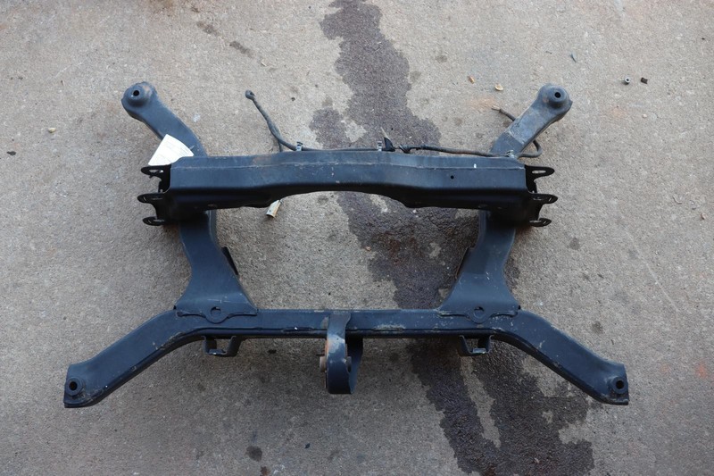 2005-2006 CHEVY EQUINOX 3.4L AWD REAR SUSPENSION FRAME CROSSMEMBER SUBFRAME OEM