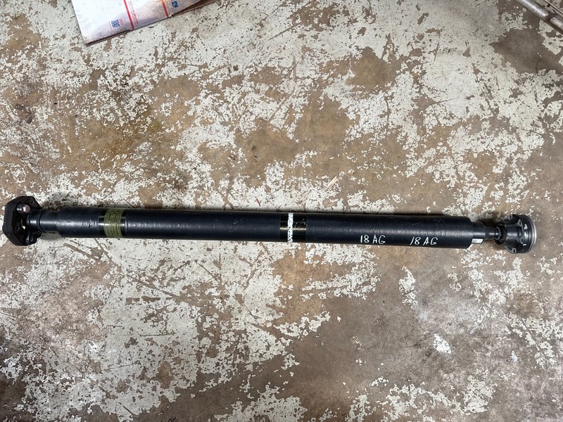 17-20 Alfa Romeo RWD A/T REAR DRIVESHAFT PROPELLER DRIVE SHAFT OEM