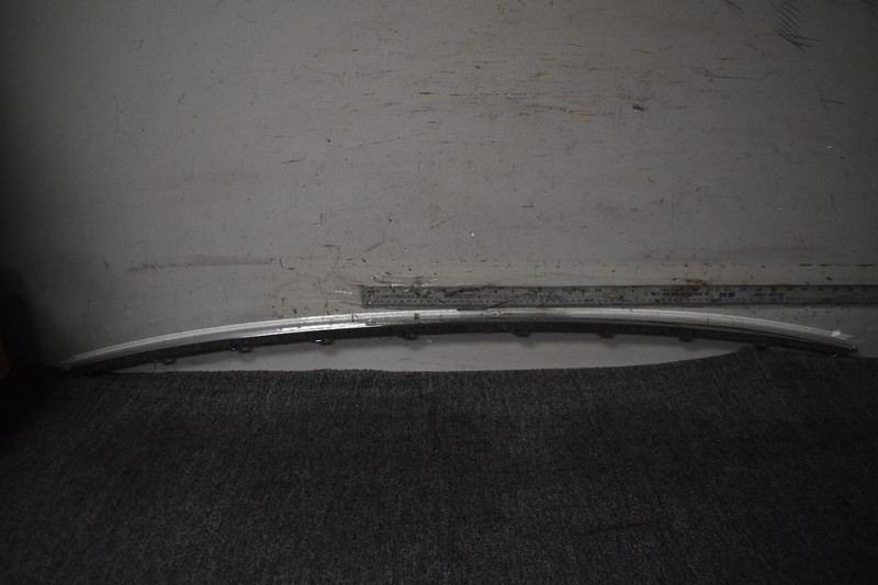 2018-2020 VOLKSWAGEN ATLAS S CENTER MOLDING CHROME FACTORY OEM