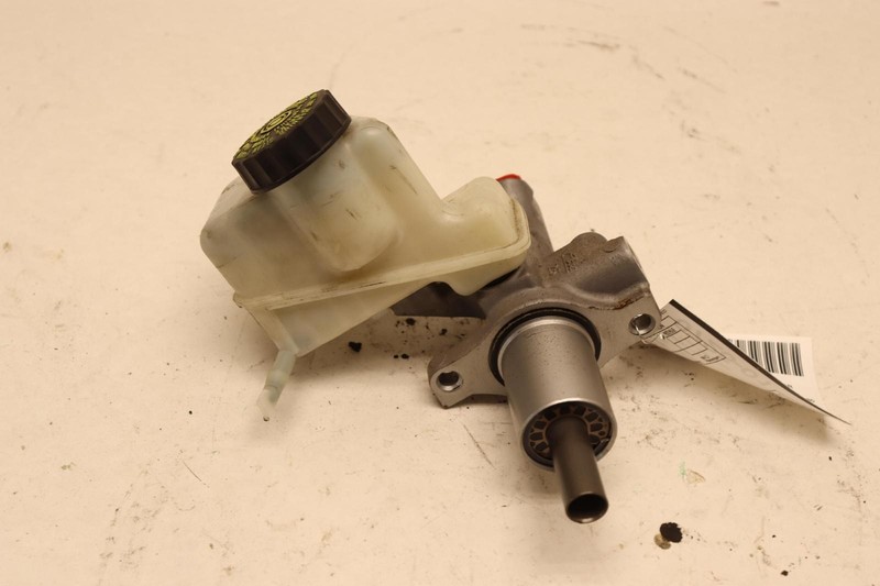 2010-2013 MERCEDES E-CLASS E350 W212 SEDAN BRAKE MASTER CYLINDER W/ TANK OEM
