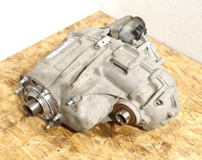 OEM 2017 Silverado Sierra 1500 Transfer Case 84109395 ID: AND Opt NQH 82k