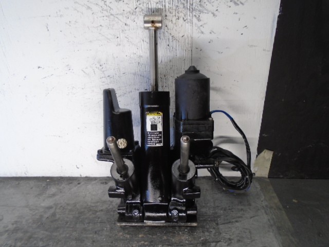 Used 8M0142591 / 8M016822 MERCURY OUTBOARD POWER TILT & TRIM UNIT ASSY 150-250hp