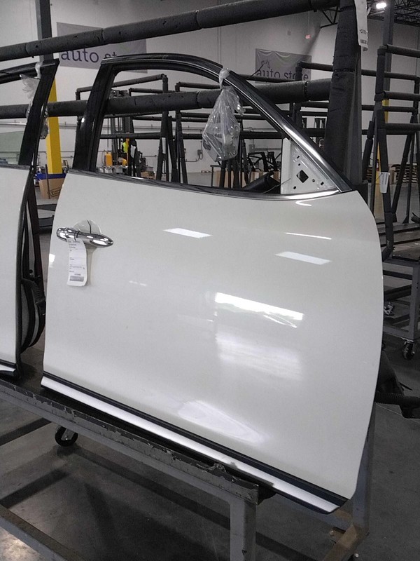 2017 INFINITI QX50 Right Front Door White OEM Used 136K Miles NJ25-18292-455859