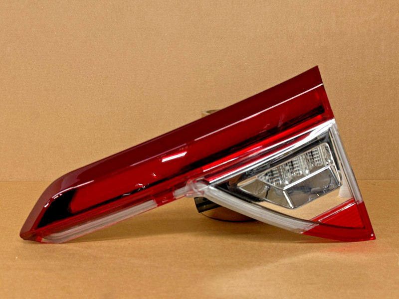 ⭐NICE! 2020-2023 GMC ACADIA RIGHT PASSENGER SIDE INNER LED TAILLIGHT TAILAMP OEM
