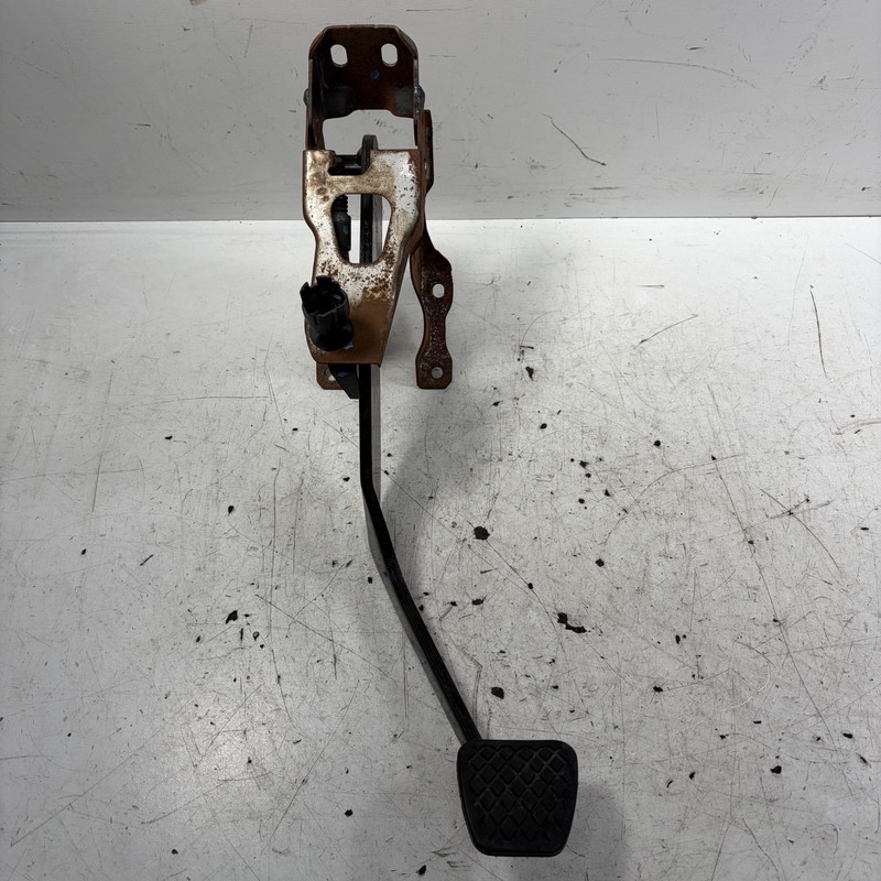 07-10 Honda Element MT Brake Pedal 46600-SCV-A01 OEM