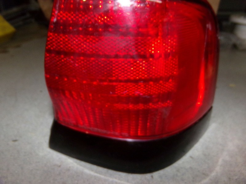 Ford 166-1423R RH Right Tail Light *FREE SHIPPING*