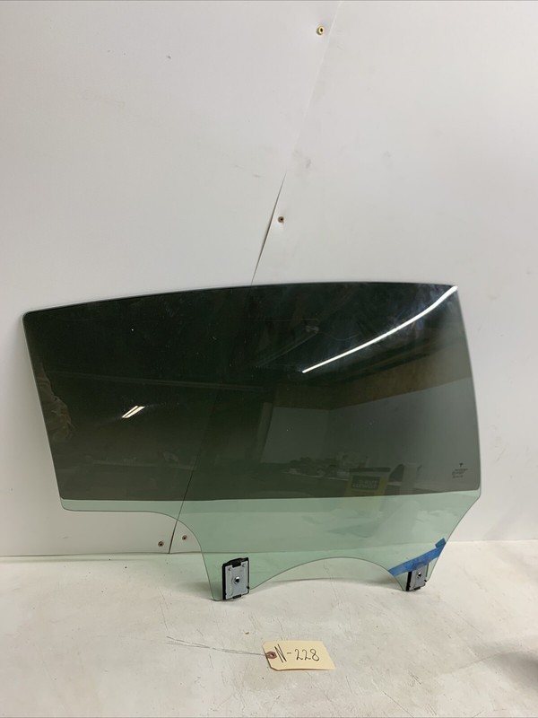 2017-2020 Tesla Model 3 M3 Rear Passenger Side Door Window Glass Right 228 S1