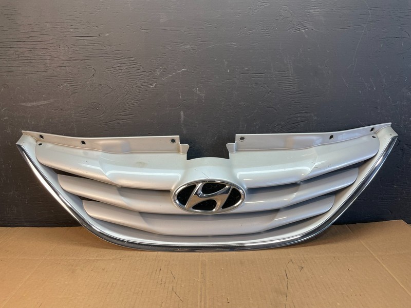 2011 to 2014 Hyundai Sonata Front Upper Grill GrilleOem AC2334 DG