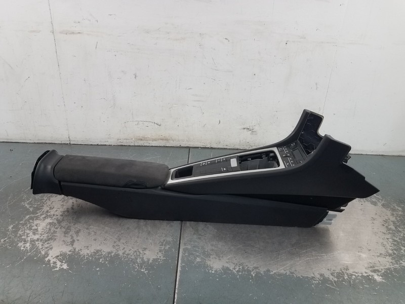 2016 Porsche 981 Cayman GT4 Center Console / Armrest / Controls #1352 V9