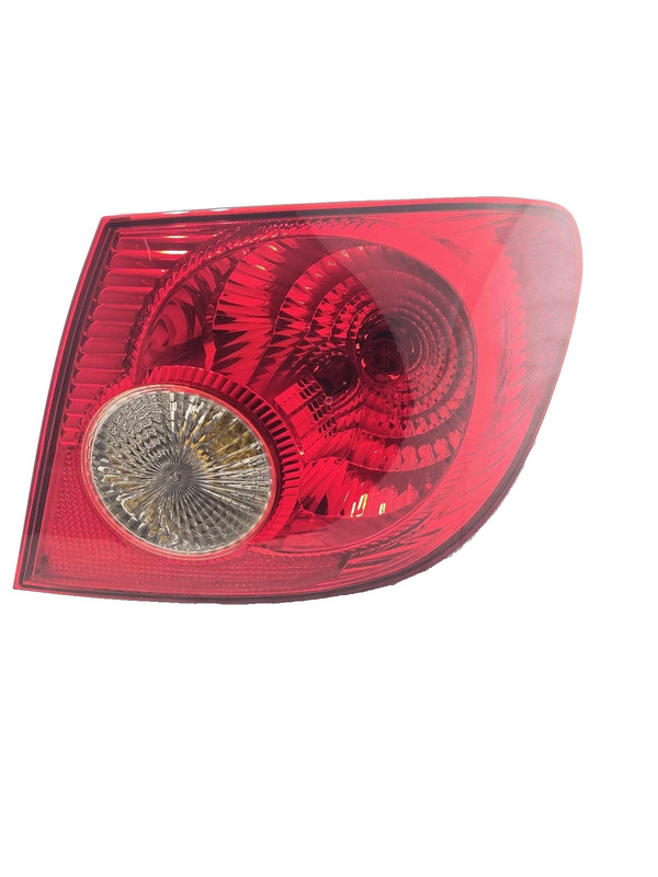 2006 Corolla RH Passenger Quarter Panel Tail Light Assembly P/N 8155002290
